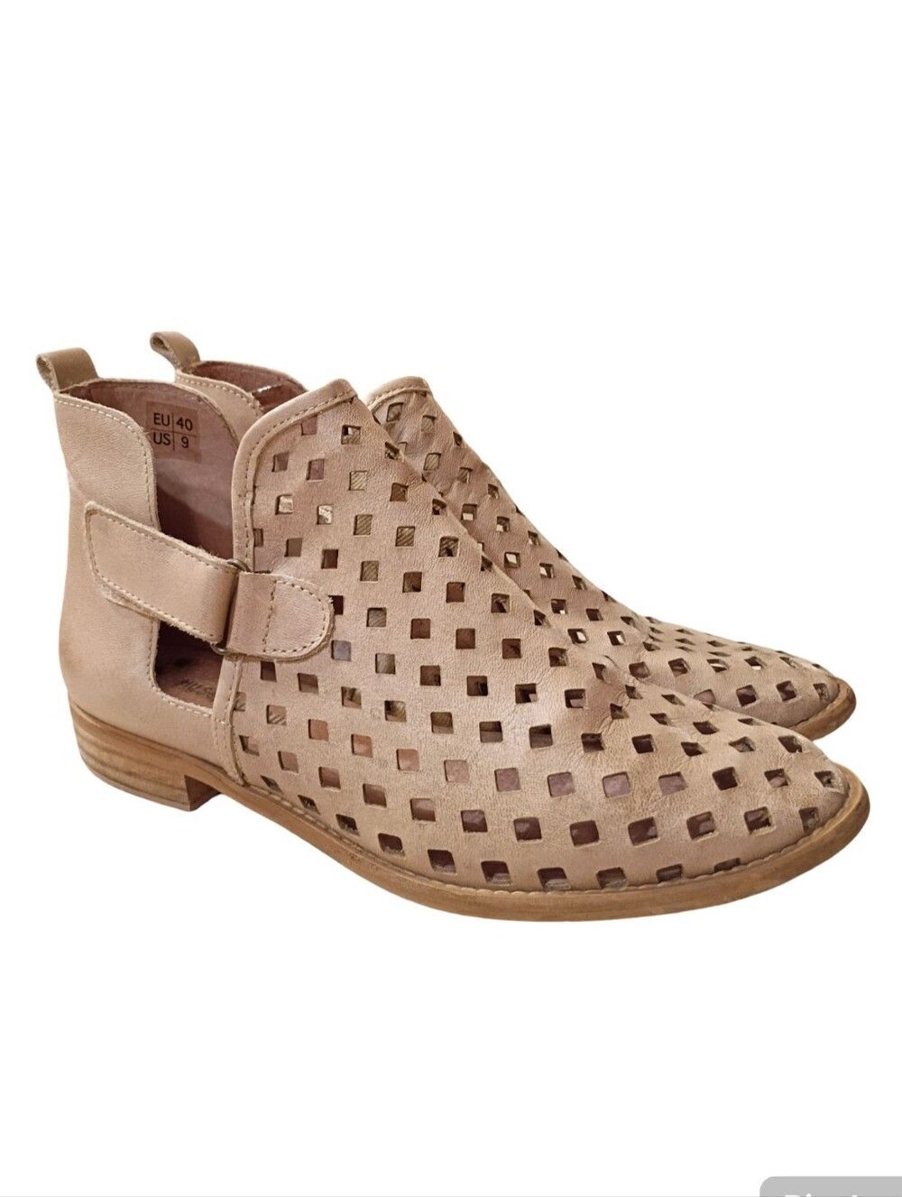 Musse & Cloud Caila tan laser-cut perforated leather ankle booties | Women's 9